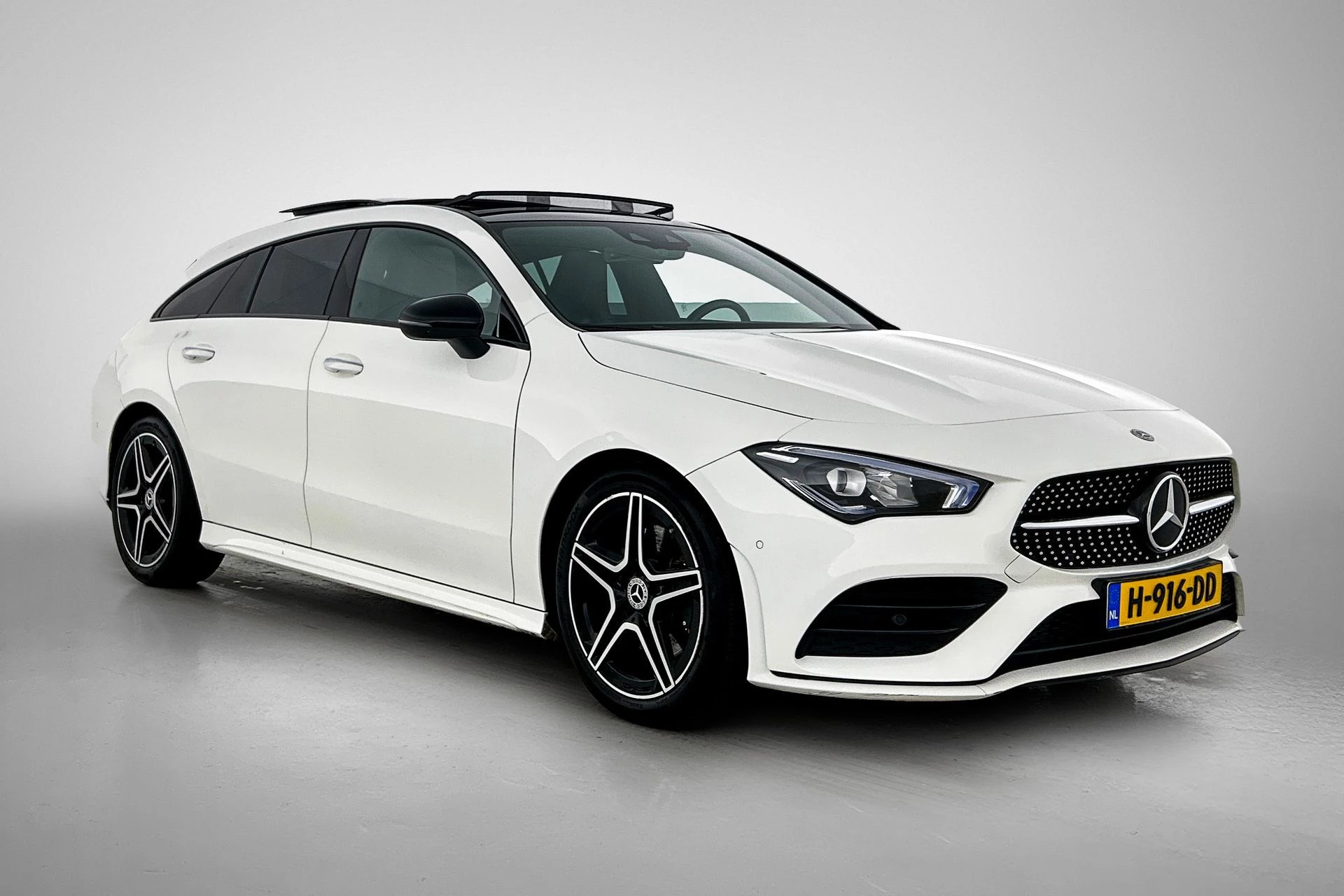 Hoofdafbeelding Mercedes-Benz CLA