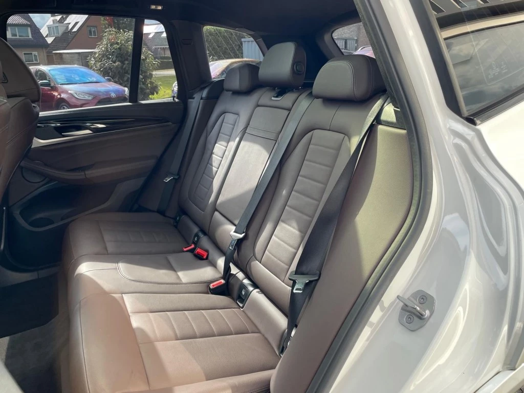Hoofdafbeelding BMW iX3