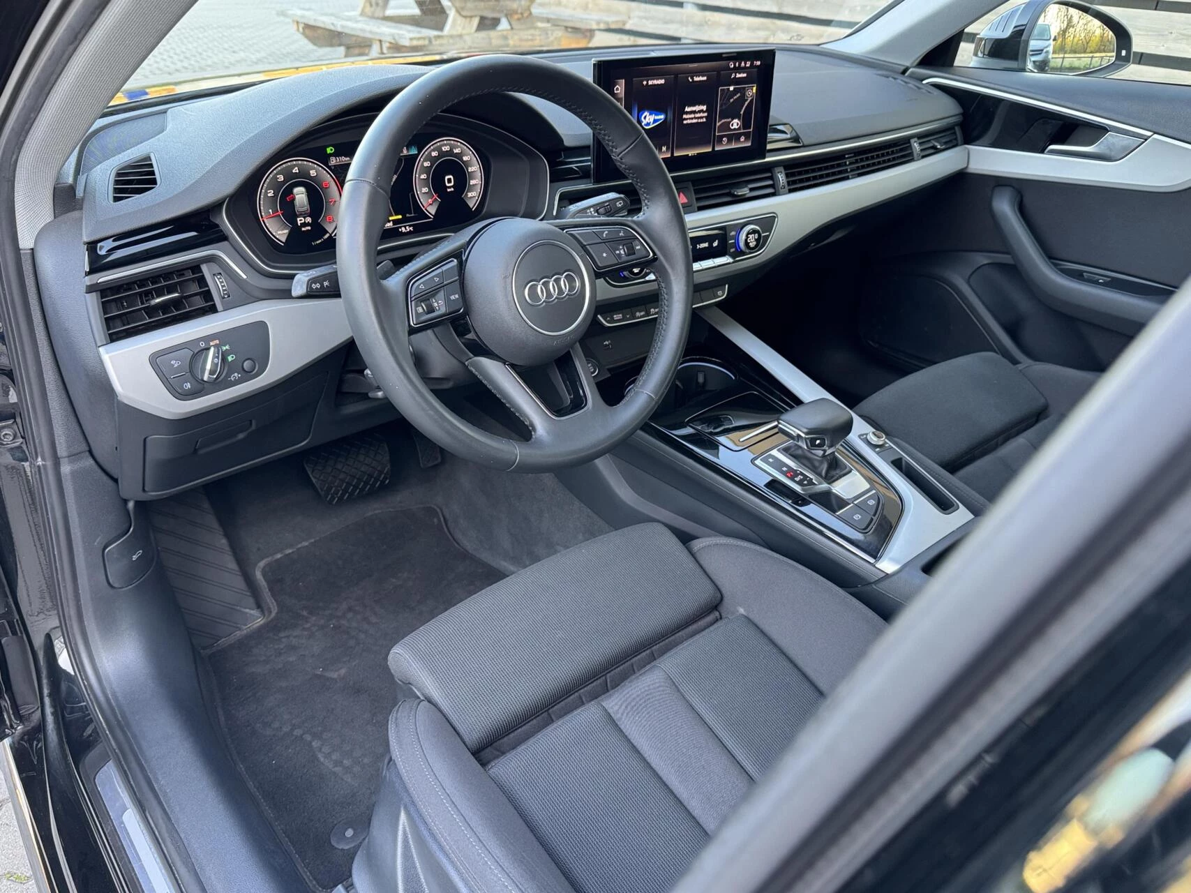 Hoofdafbeelding Audi A4
