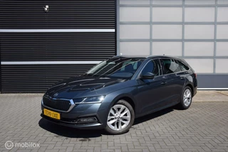 Skoda Octavia Combi 1.5 TSI 150pk First Edition Apple Carplay ACC  NW Type!