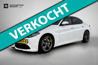 Hoofdafbeelding Alfa Romeo Giulia Alfa Romeo Giulia 2.0T Super Veloce-pakket(NL-auto, Navi, Stoel/Stuur VerW, Camera, Parkeersensoren, Etc)