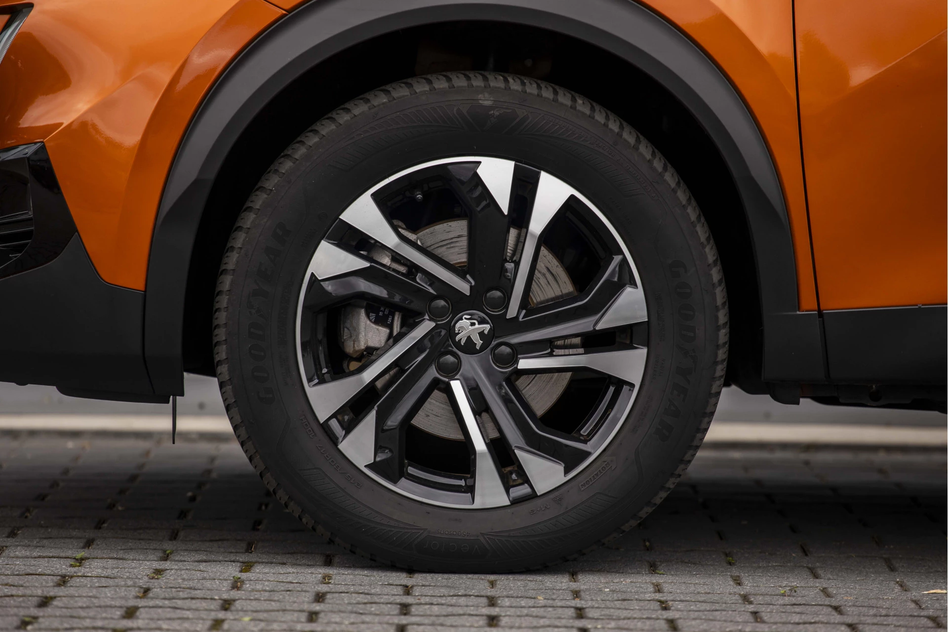 Hoofdafbeelding Peugeot e-2008