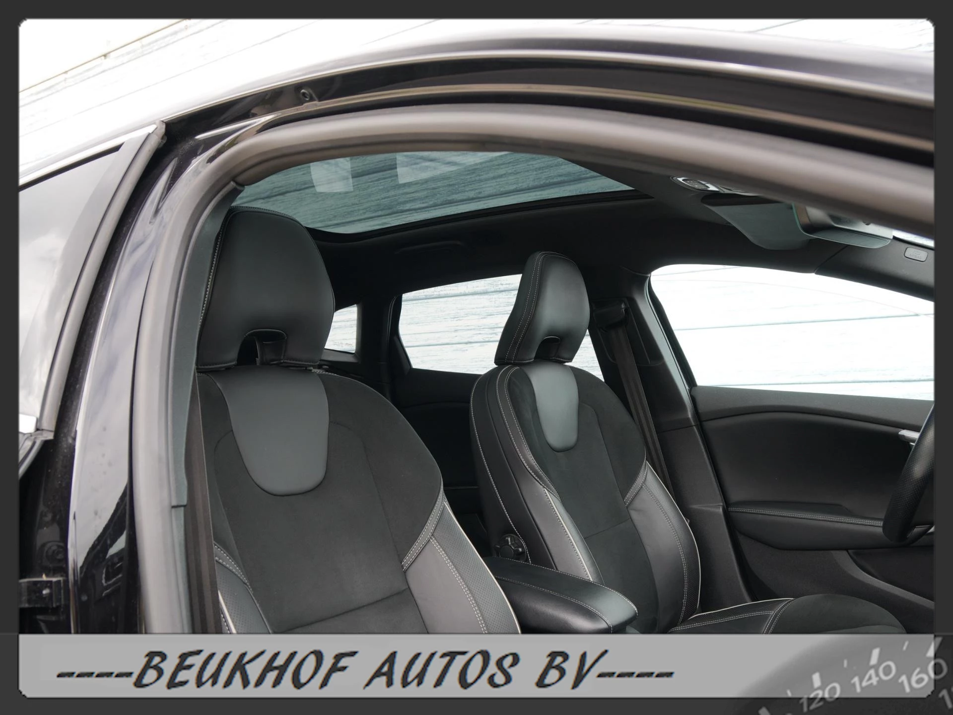 Hoofdafbeelding Volvo V40