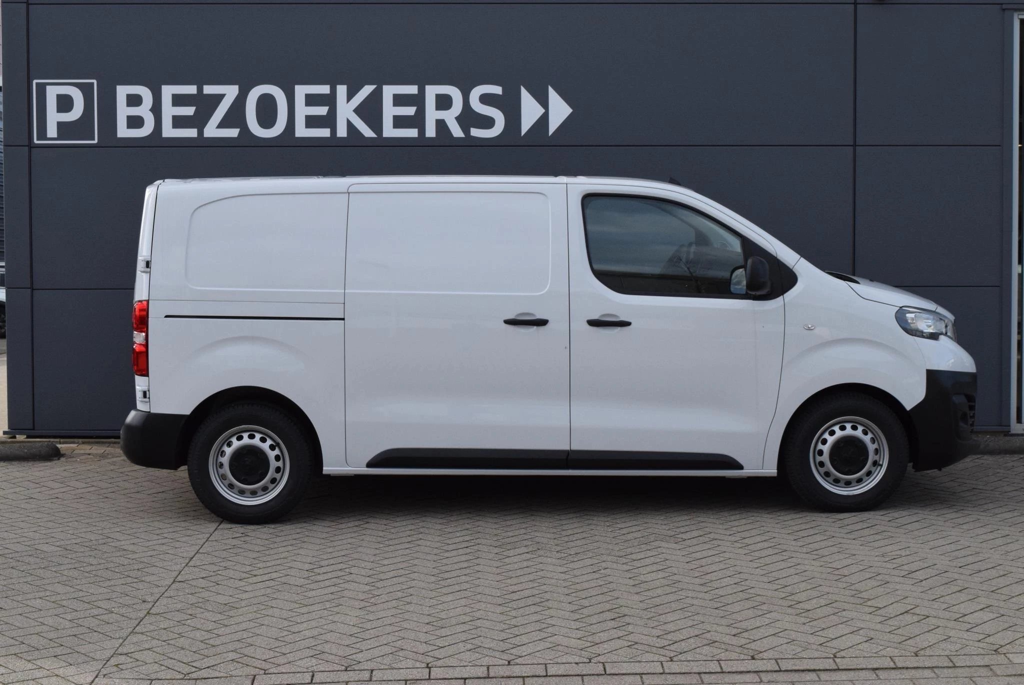 Hoofdafbeelding Peugeot e-Expert