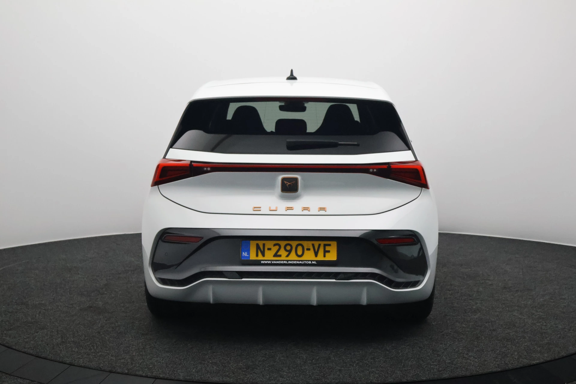 Hoofdafbeelding CUPRA Born