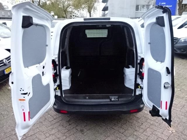 Hoofdafbeelding Ford Transit Courier