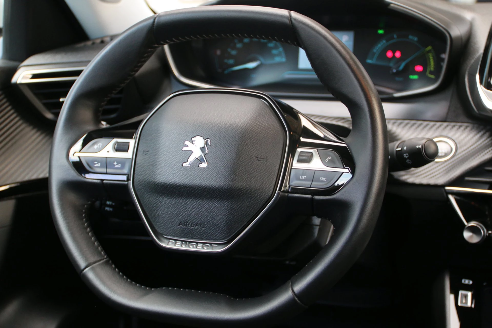 Hoofdafbeelding Peugeot e-2008