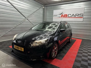 Ford Focus Wagon 2.0 EcoBoost ST-3 - Full option - 250PK