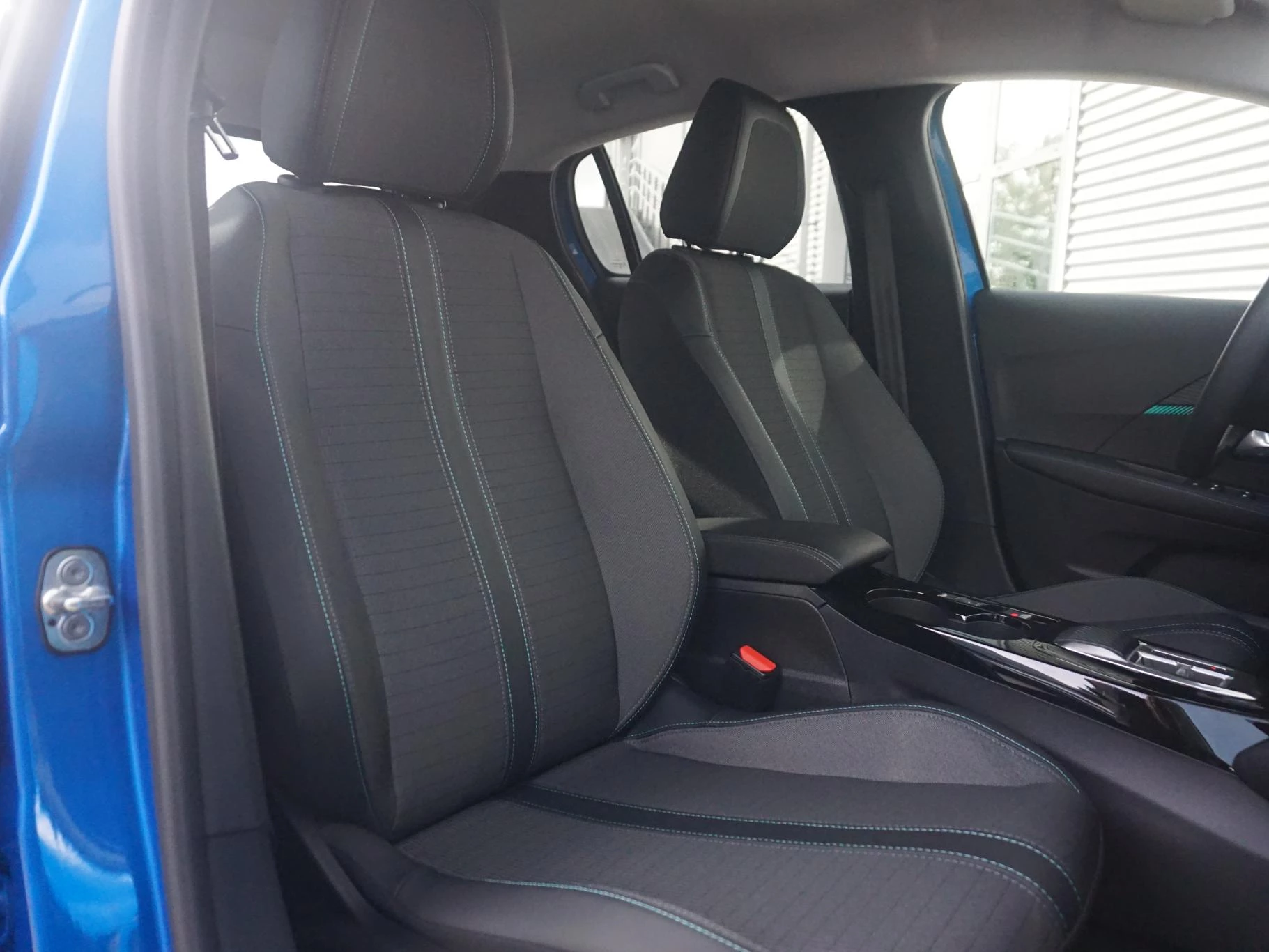 Hoofdafbeelding Peugeot e-208