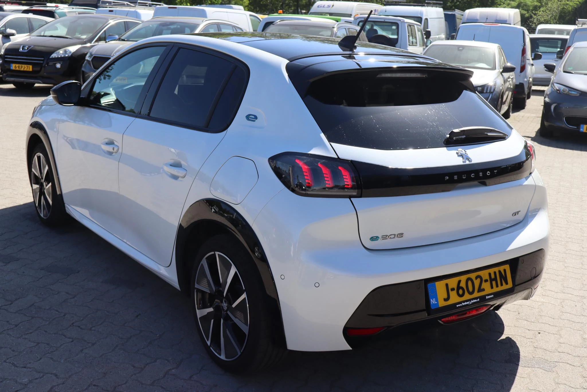Hoofdafbeelding Peugeot e-208