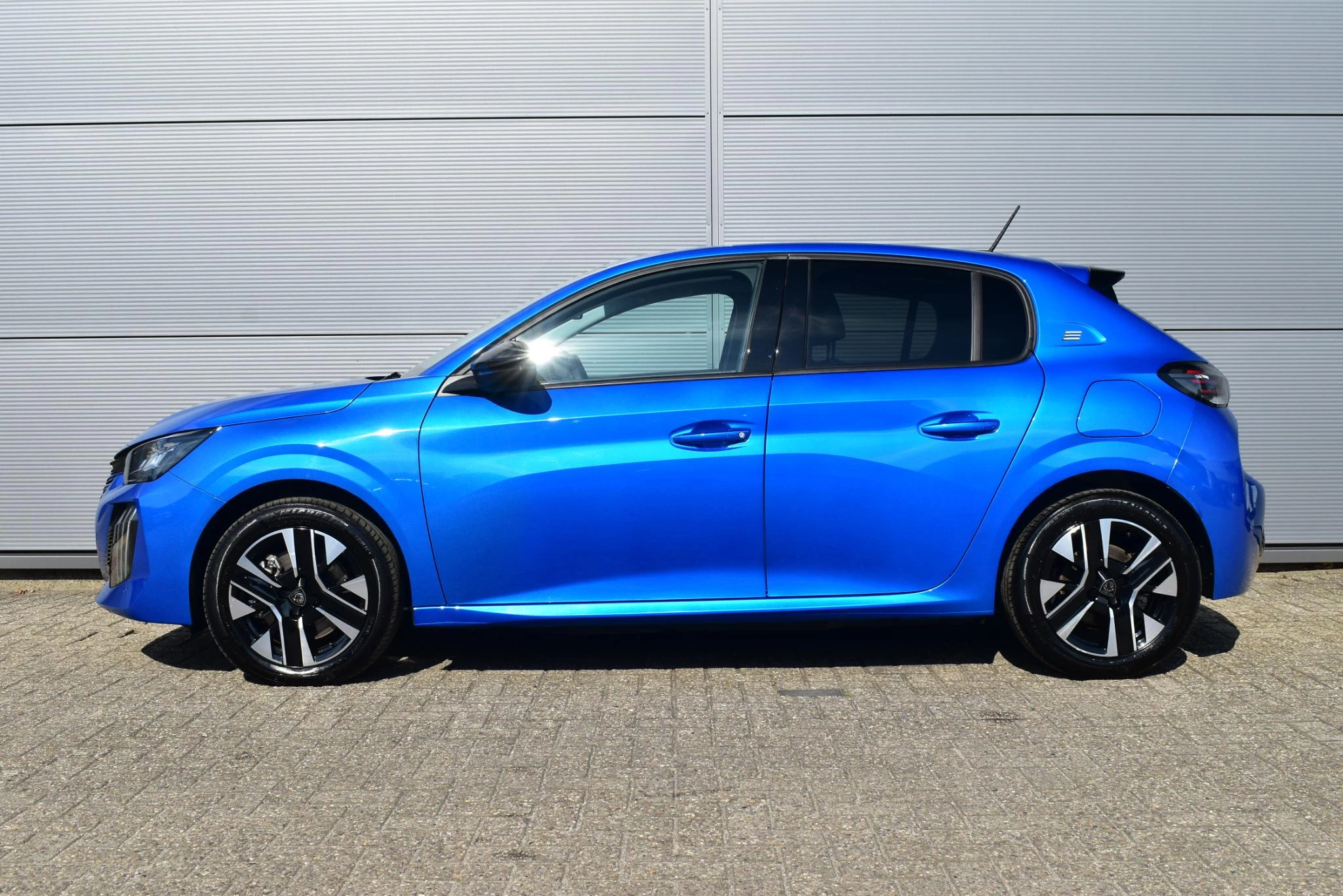 Hoofdafbeelding Peugeot e-208