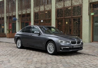 BMW 3-serie 330e High Executive nieuw accu pakket