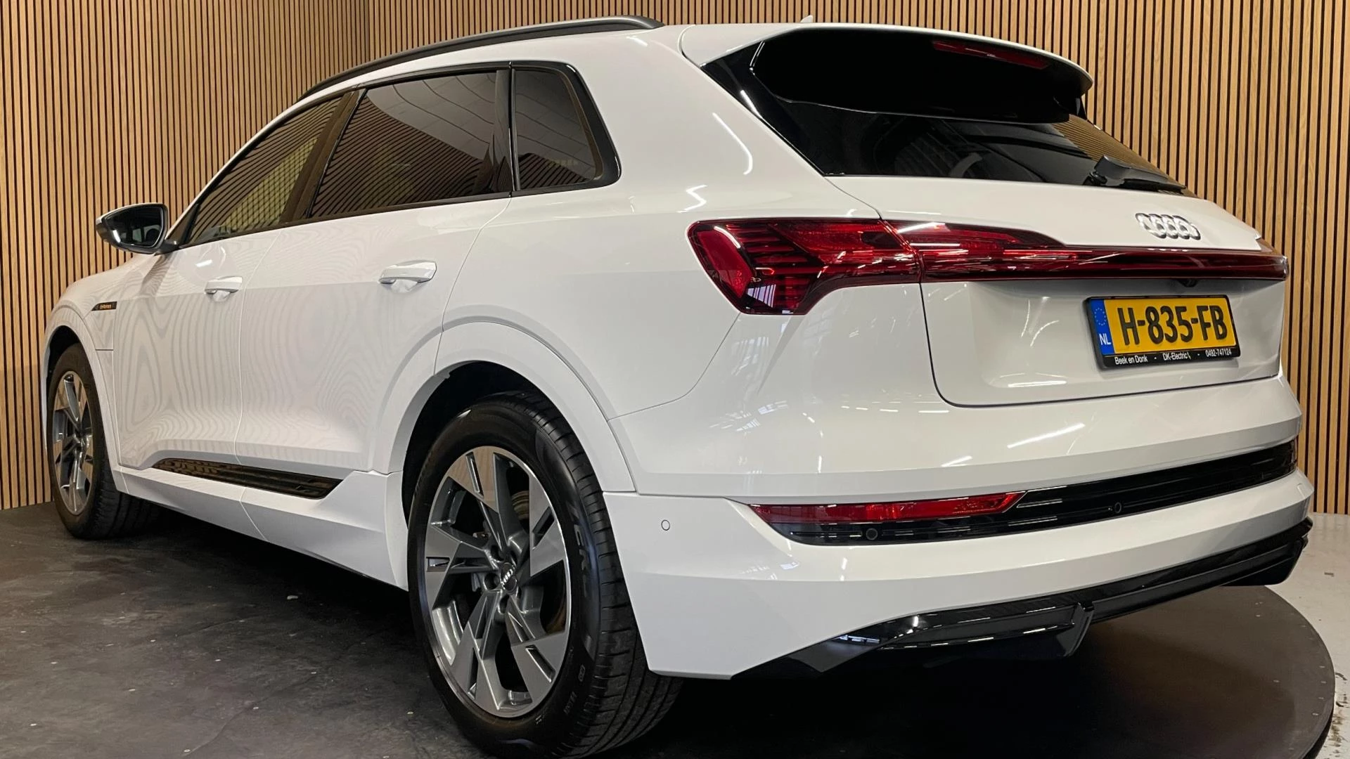 Hoofdafbeelding Audi e-tron