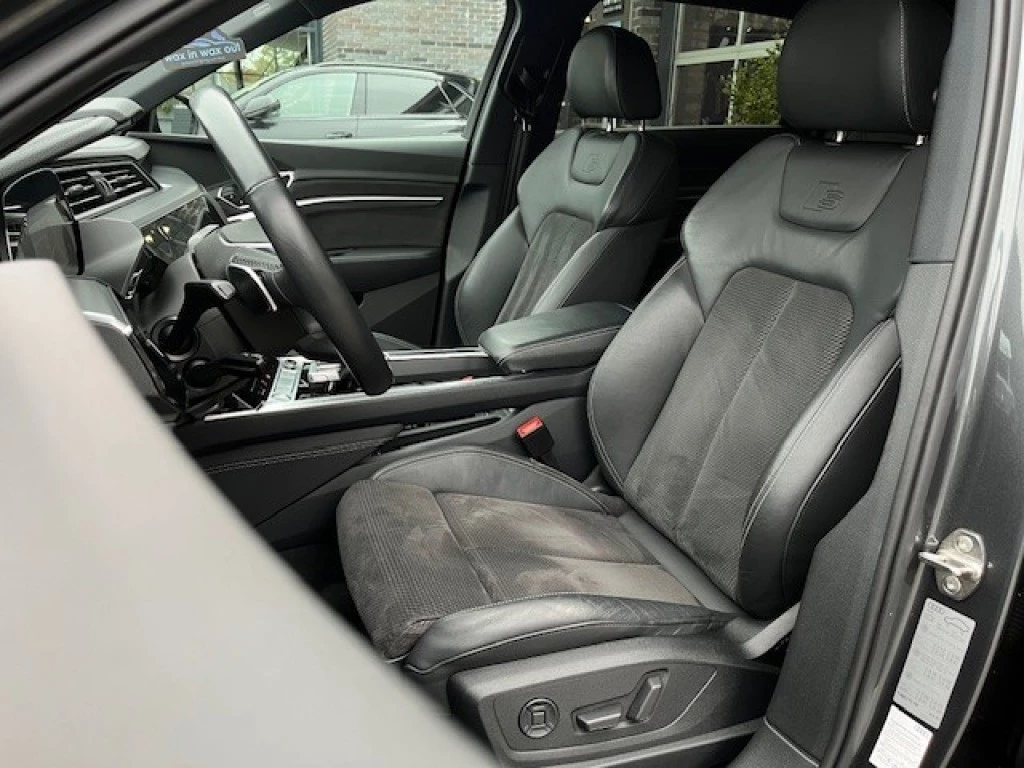 Hoofdafbeelding Audi e-tron