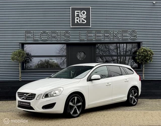 Hoofdafbeelding Volvo V60 Volvo V60 1.6 T4 | Automaat | Navigatie | Cruise | 180 PK !