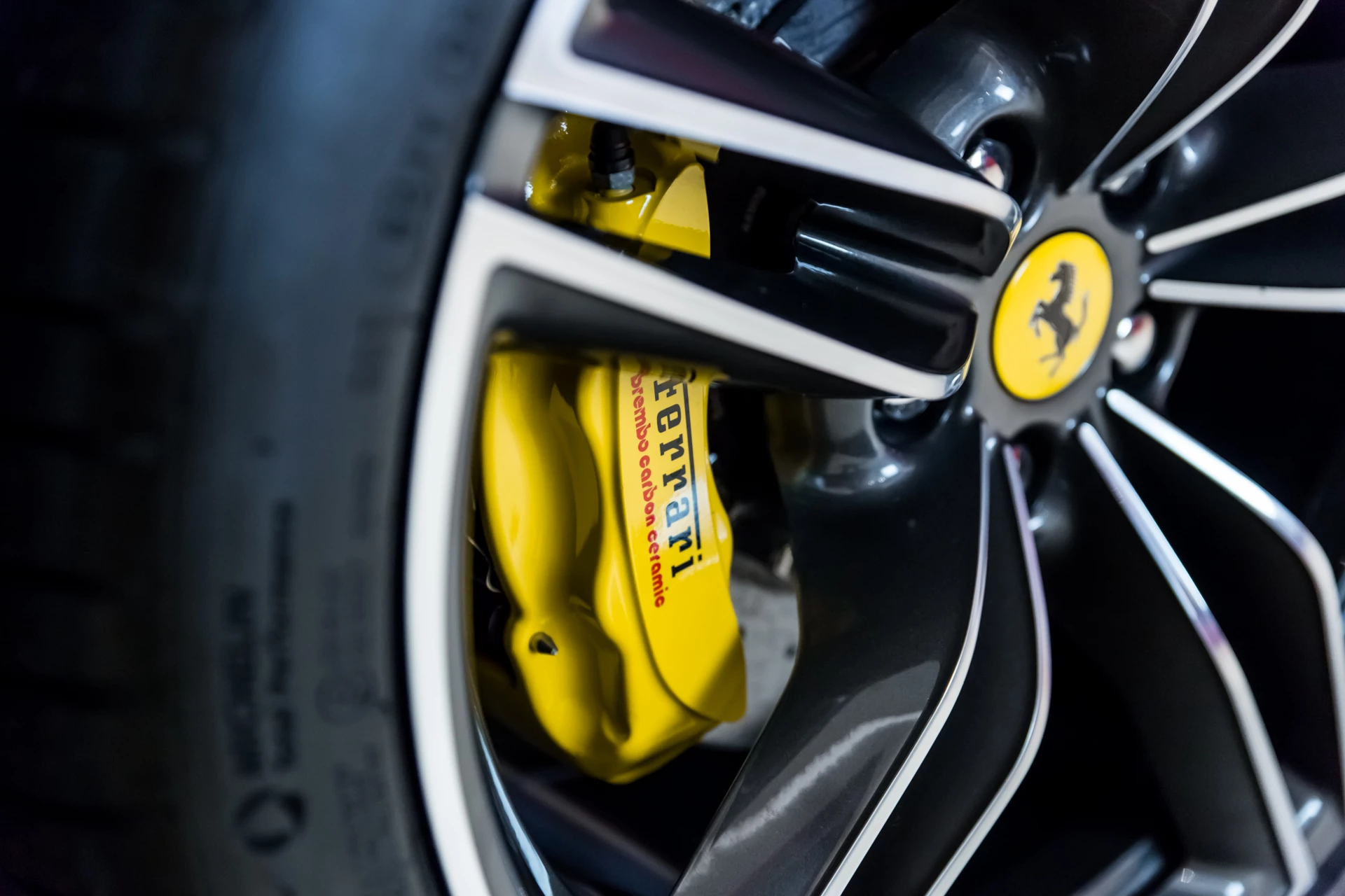 Hoofdafbeelding Ferrari Roma