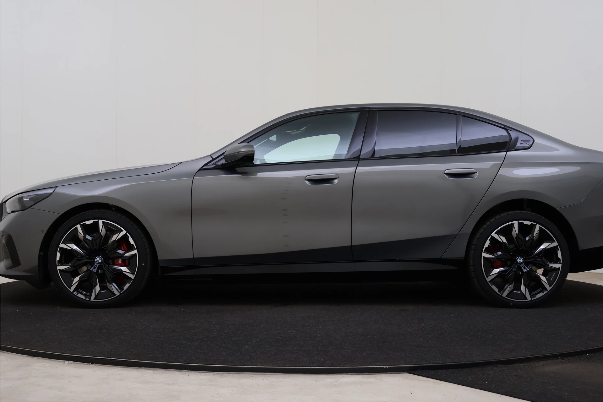 Hoofdafbeelding BMW i5
