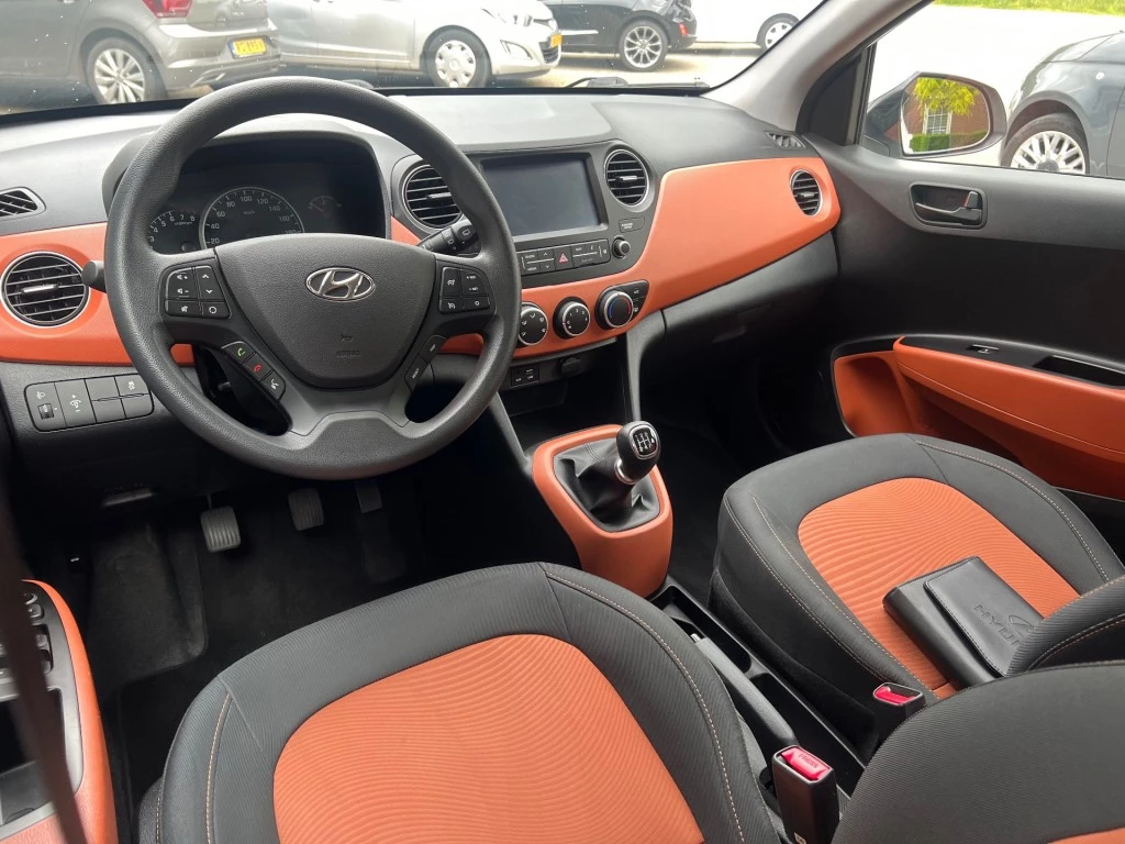 Hoofdafbeelding Hyundai i10
