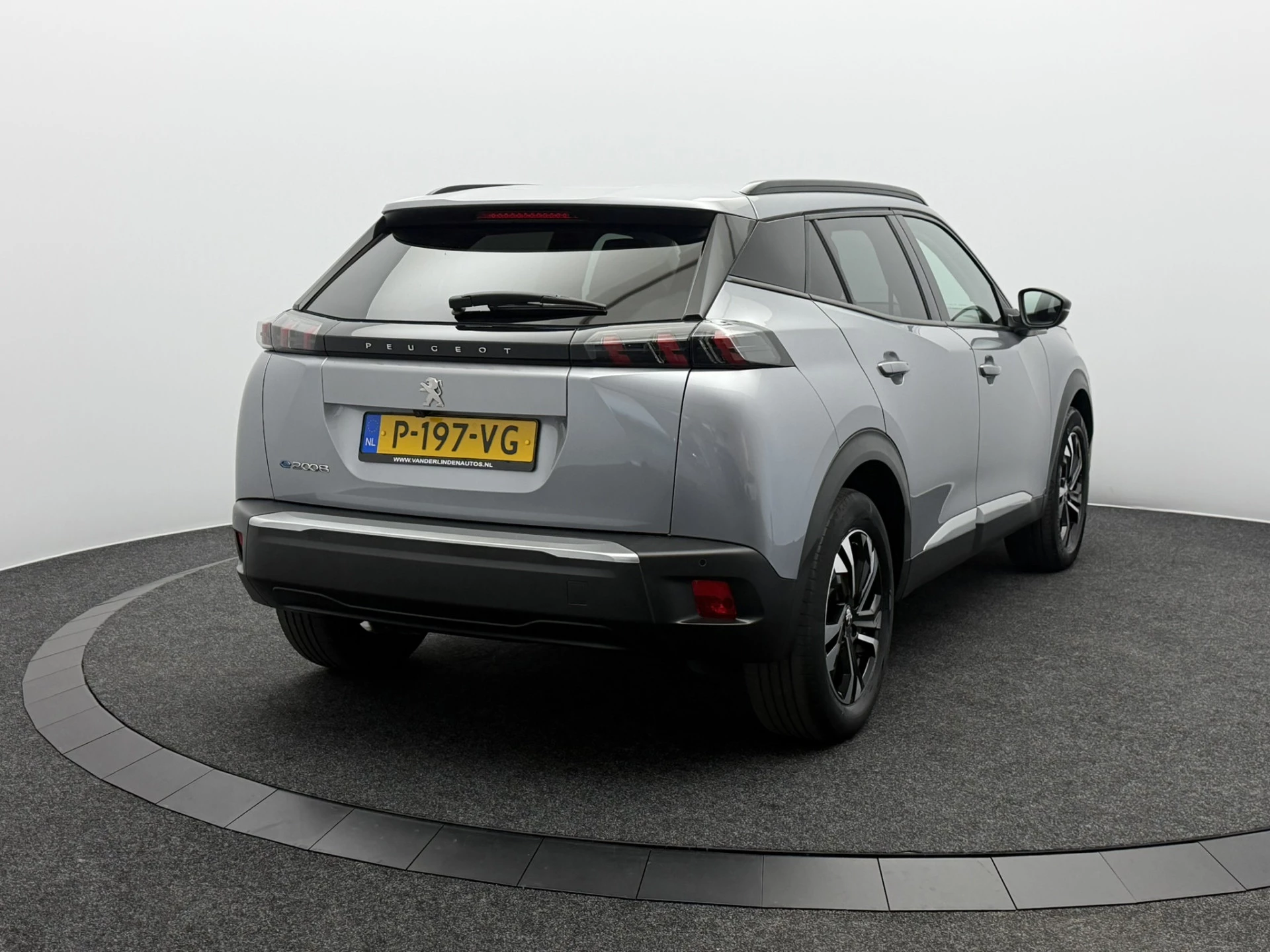 Hoofdafbeelding Peugeot e-2008