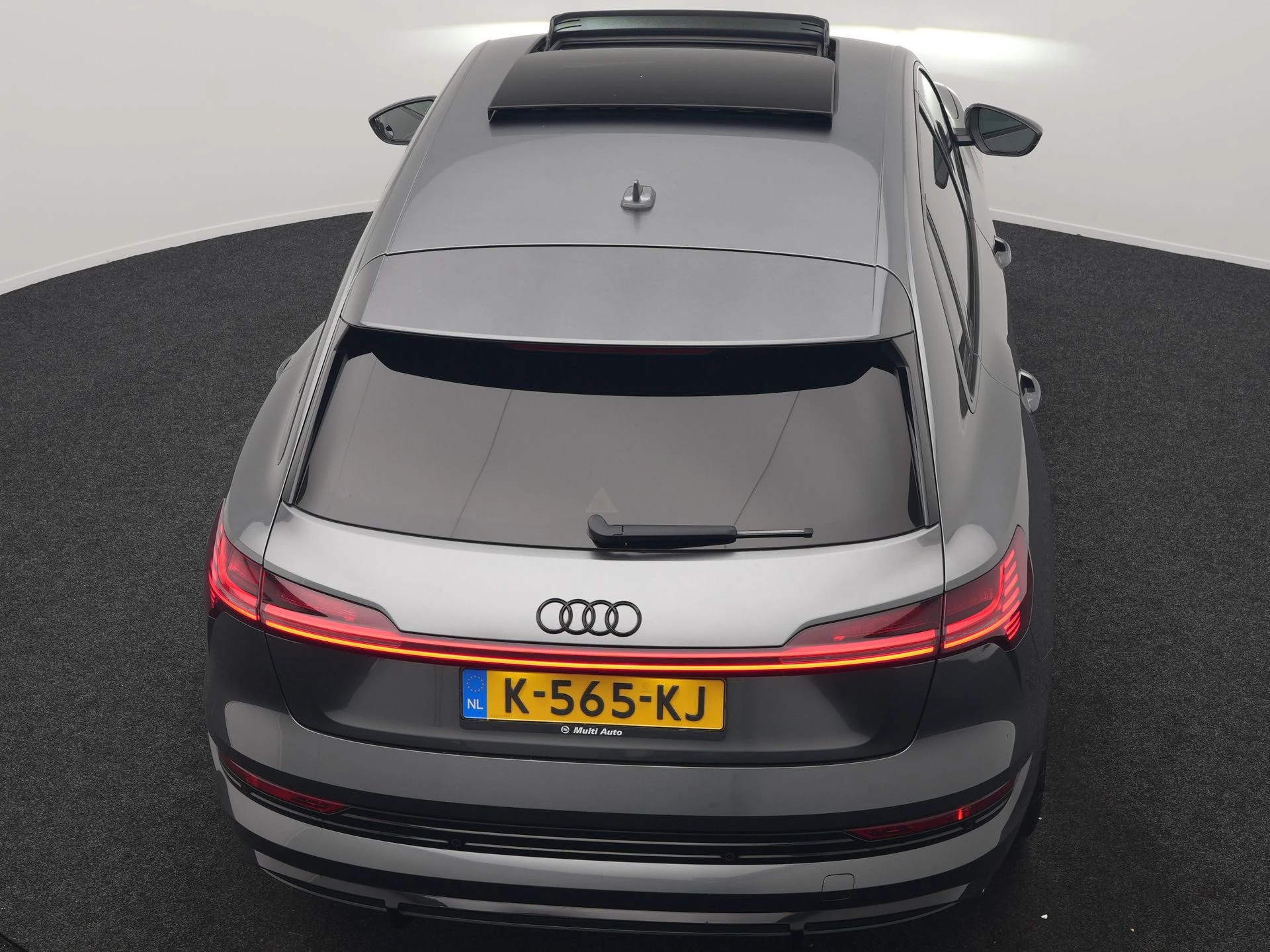 Hoofdafbeelding Audi e-tron