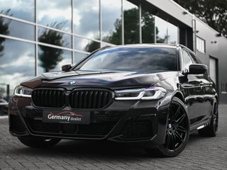 Hoofdafbeelding BMW 5 Serie BMW 5 Serie Touring 540d xDrive 340pk M-Sportpakket Head-Up Laser-Led Comf-Zetels Keyless 