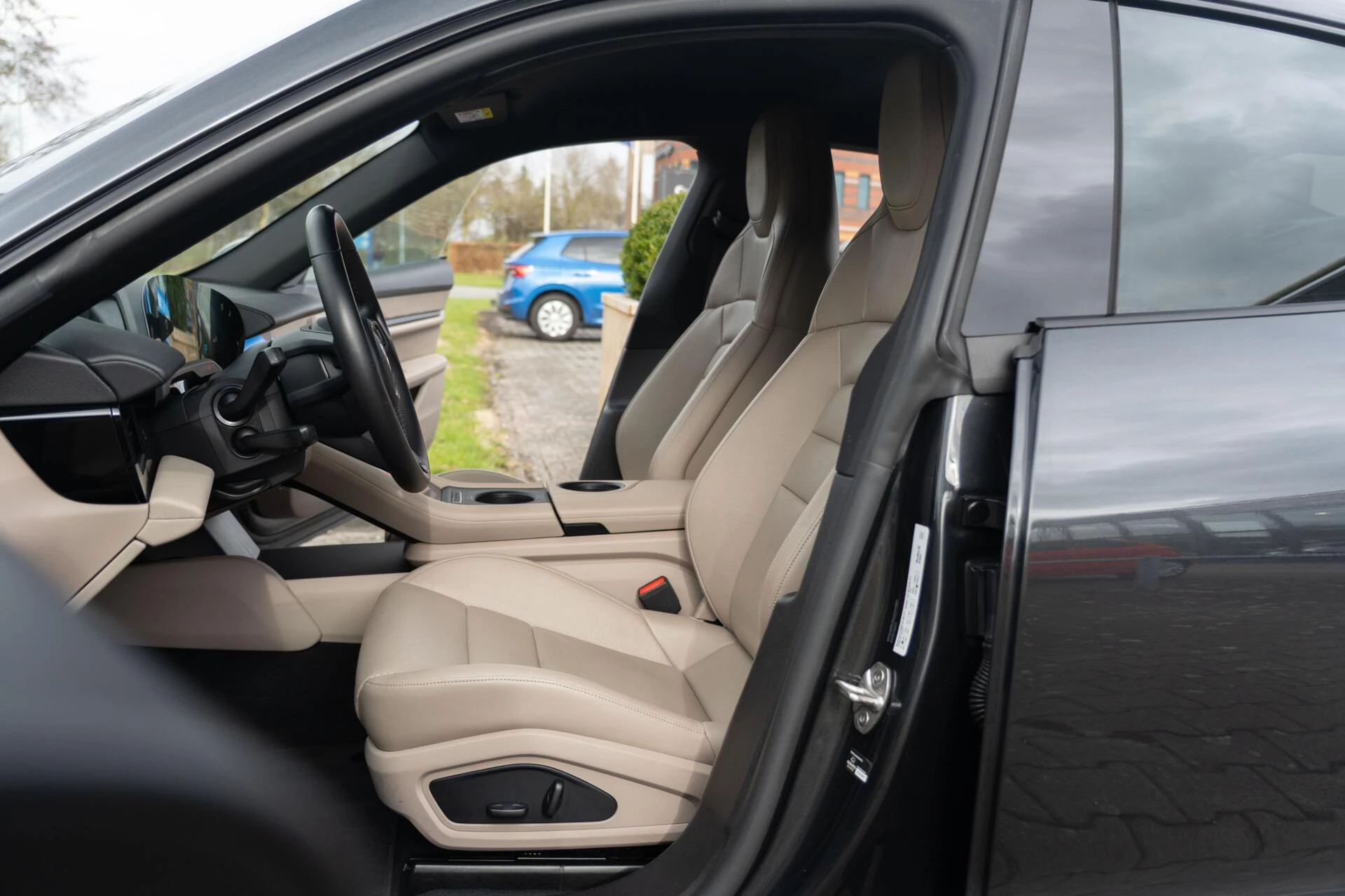 Hoofdafbeelding Porsche Taycan