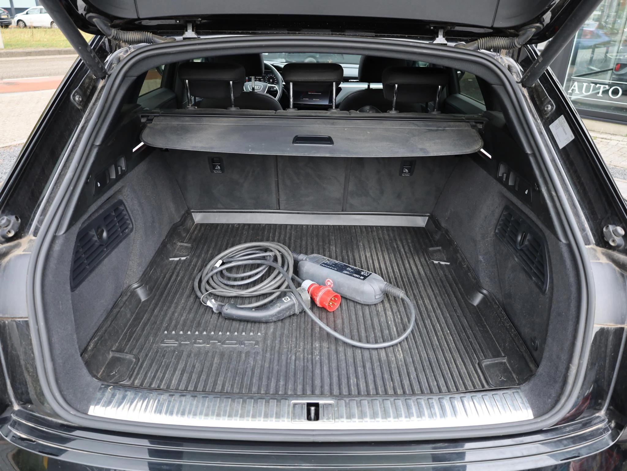 Hoofdafbeelding Audi e-tron