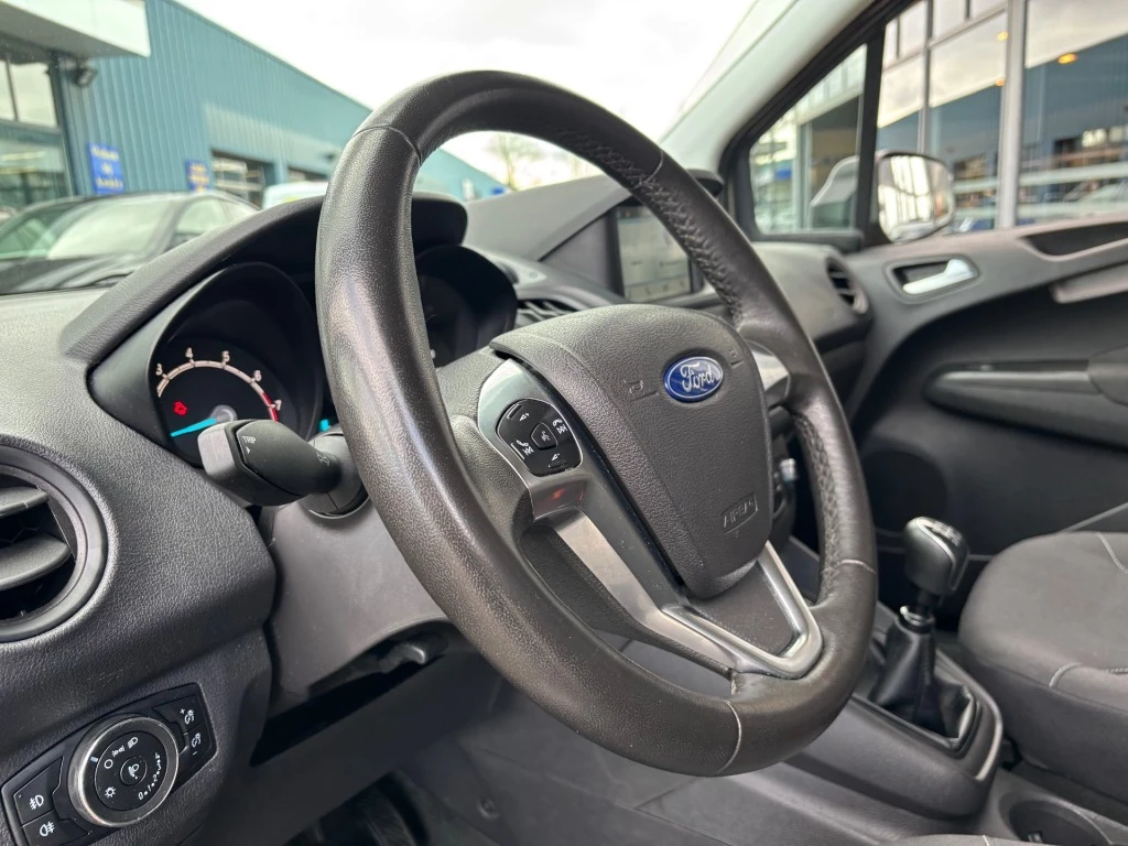 Hoofdafbeelding Ford Transit Courier