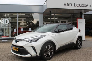 Toyota C-HR 1.8 HYBRID DYNAMIC BI-TONE AFN. TREKHAAK DODEHOEK STOEL & STUUR & RUITENWISSER VERW.