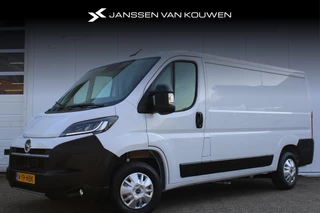 Opel Movano 2.2D 120 pk L2H1 3.0t Trekhaak / Parkeersensoren / Laadruimte-Betimmering