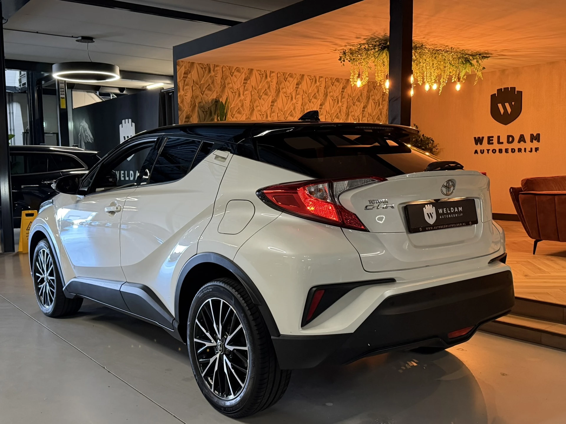 Hoofdafbeelding Toyota C-HR