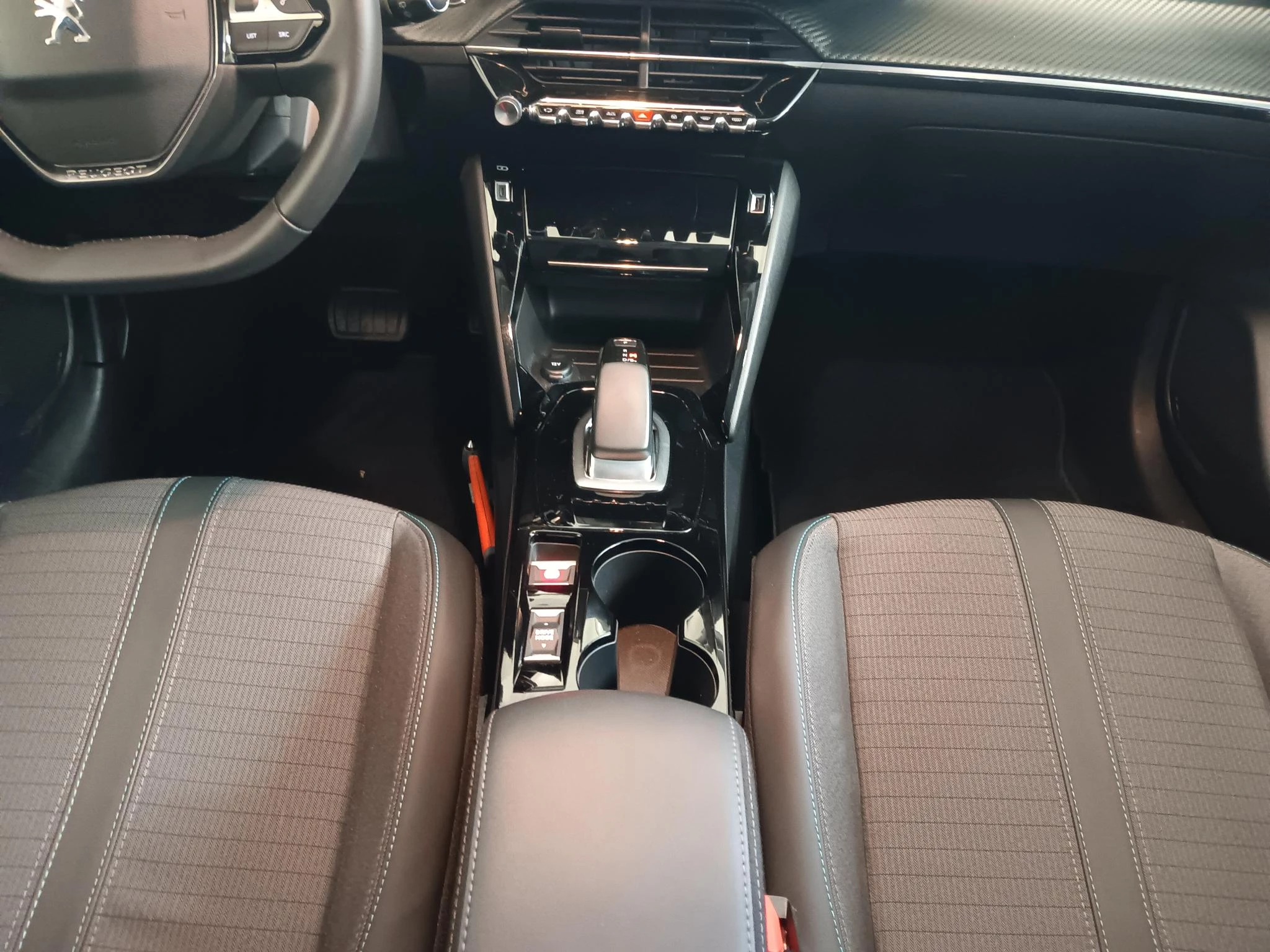 Hoofdafbeelding Peugeot e-208