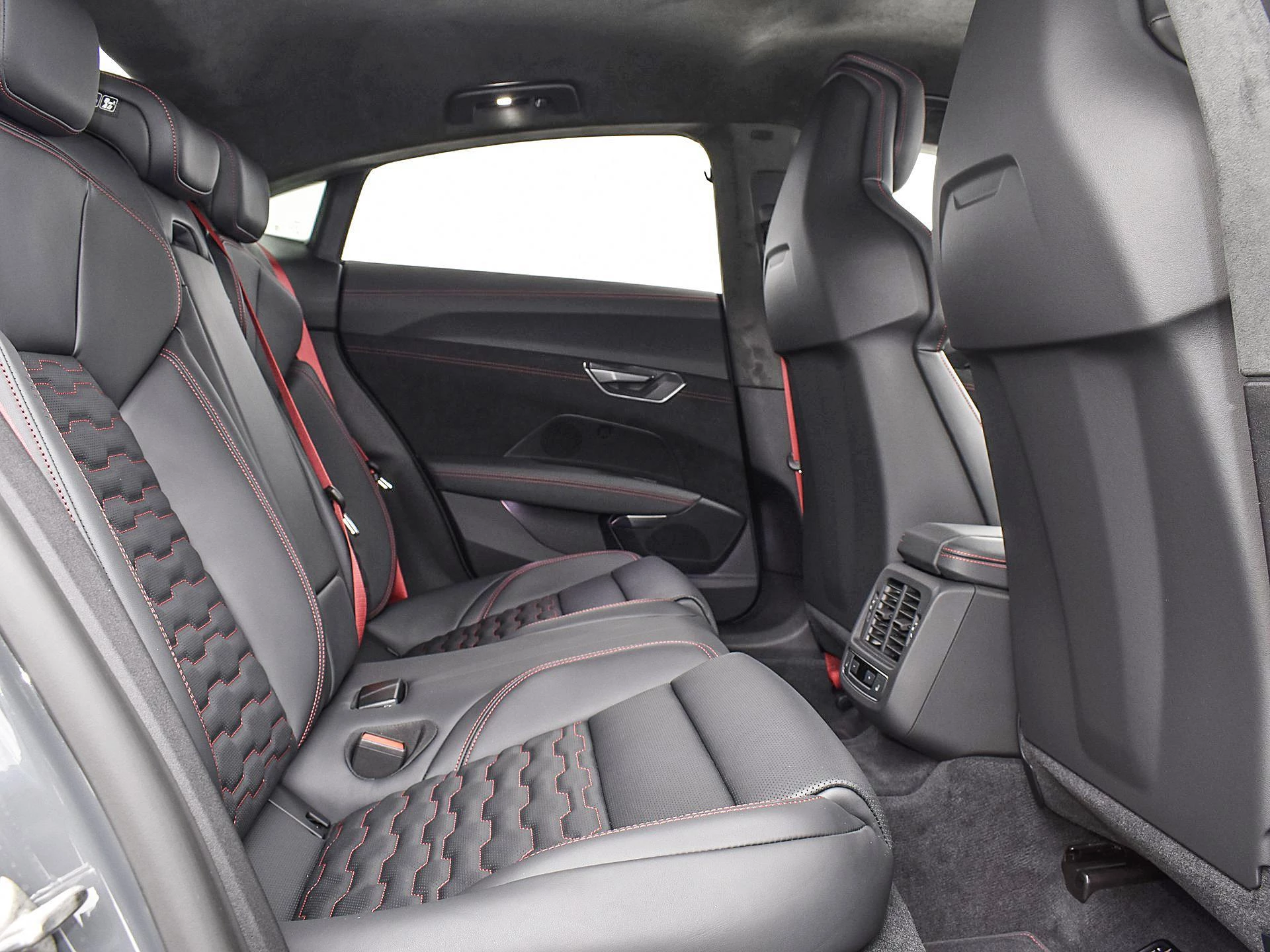 Hoofdafbeelding Audi e-tron GT