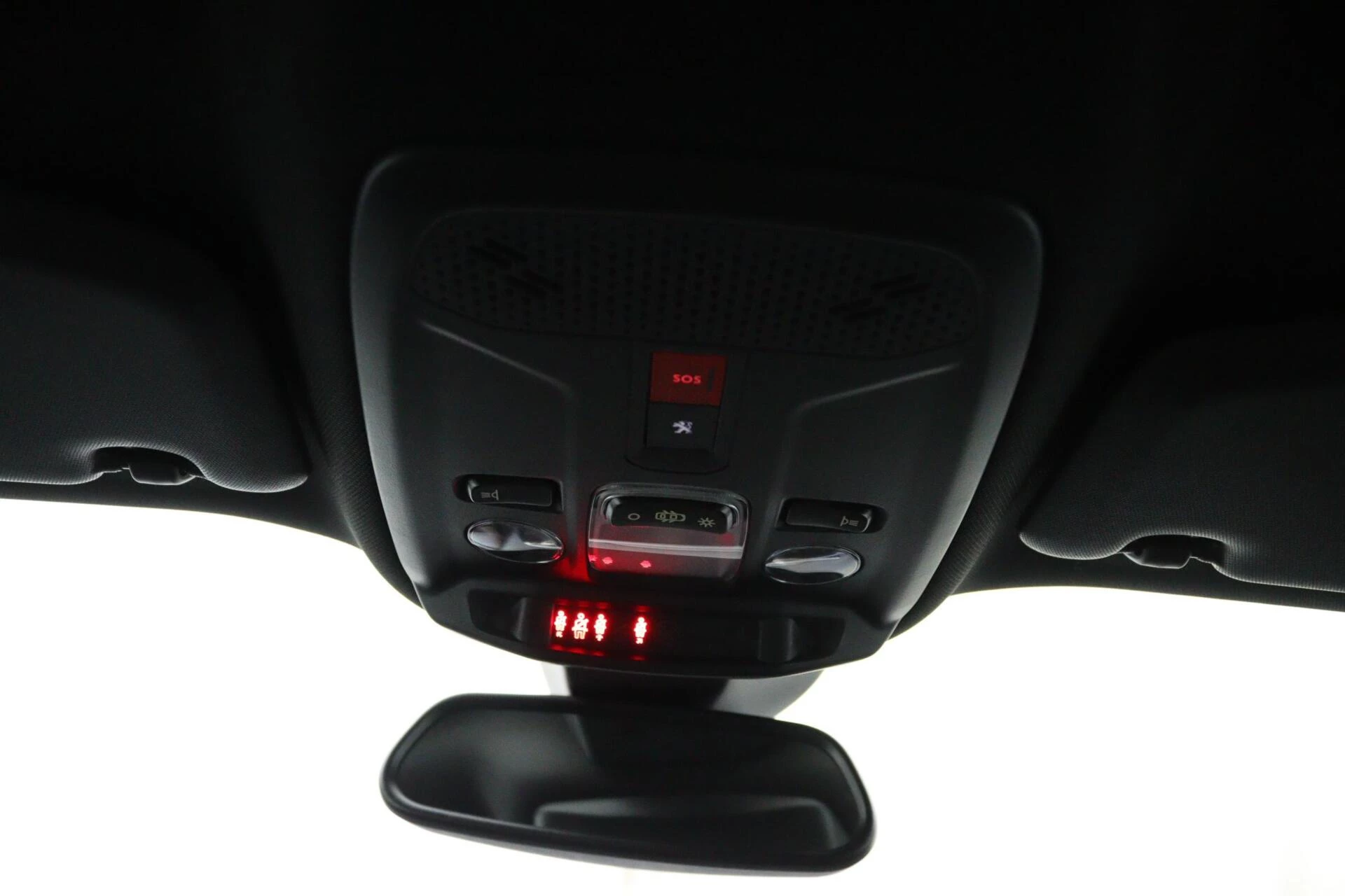 Hoofdafbeelding Peugeot e-2008