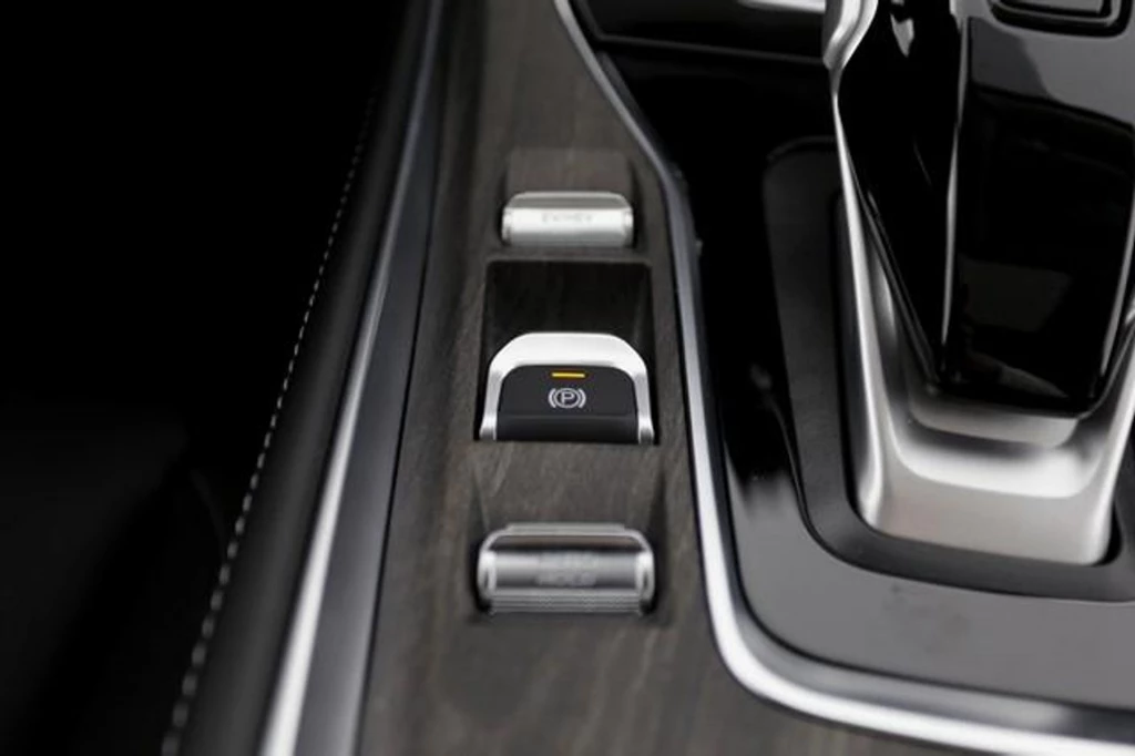 Hoofdafbeelding DFSK E5 PHEV