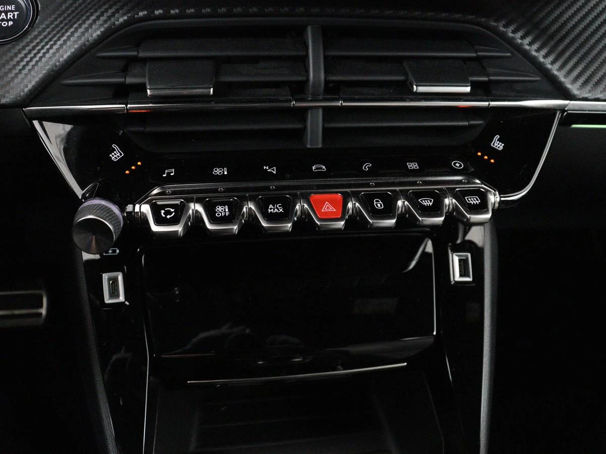 Hoofdafbeelding Peugeot e-2008