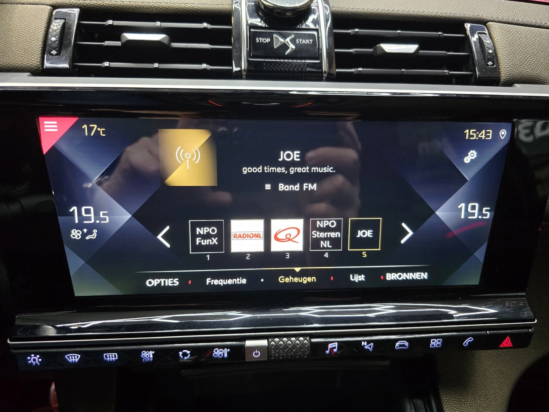 Hoofdafbeelding DS DS 7