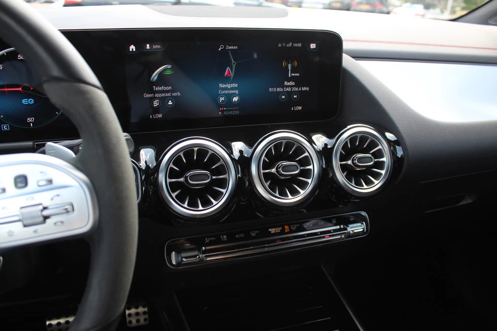 Hoofdafbeelding Mercedes-Benz EQA