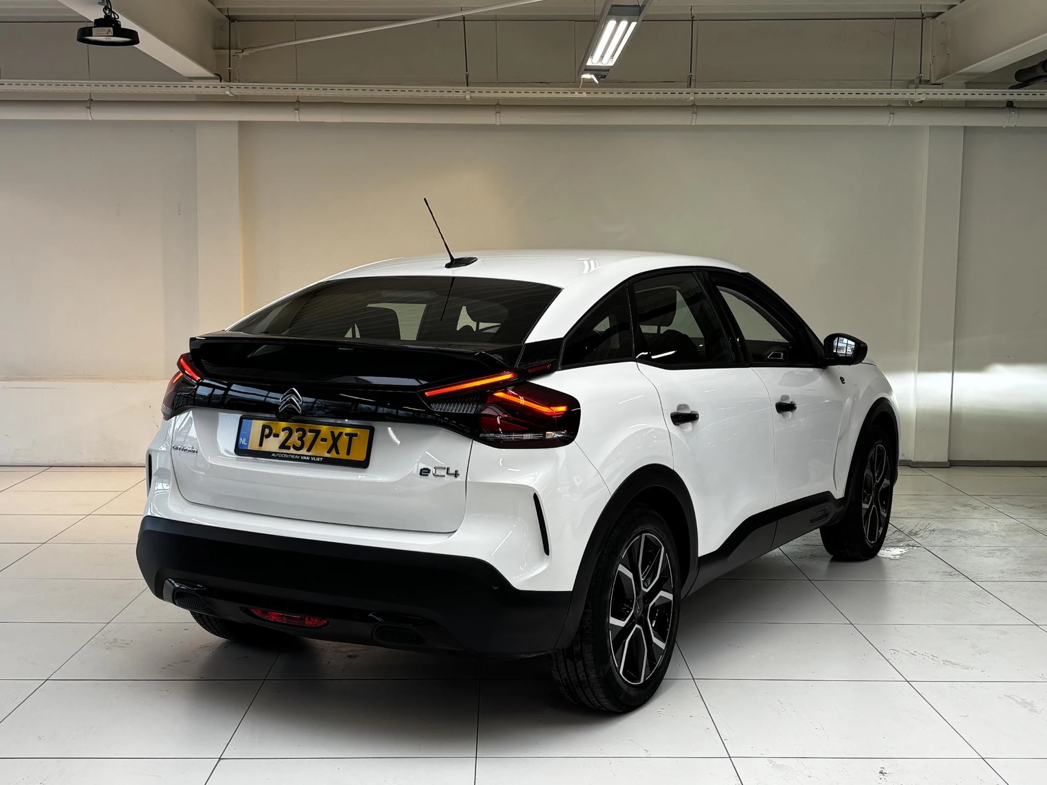 Hoofdafbeelding Citroën ë-C4