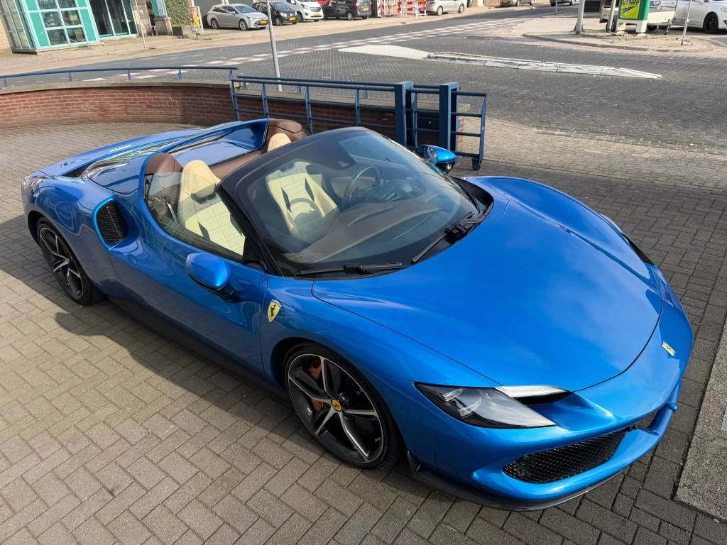 Hoofdafbeelding Ferrari 296