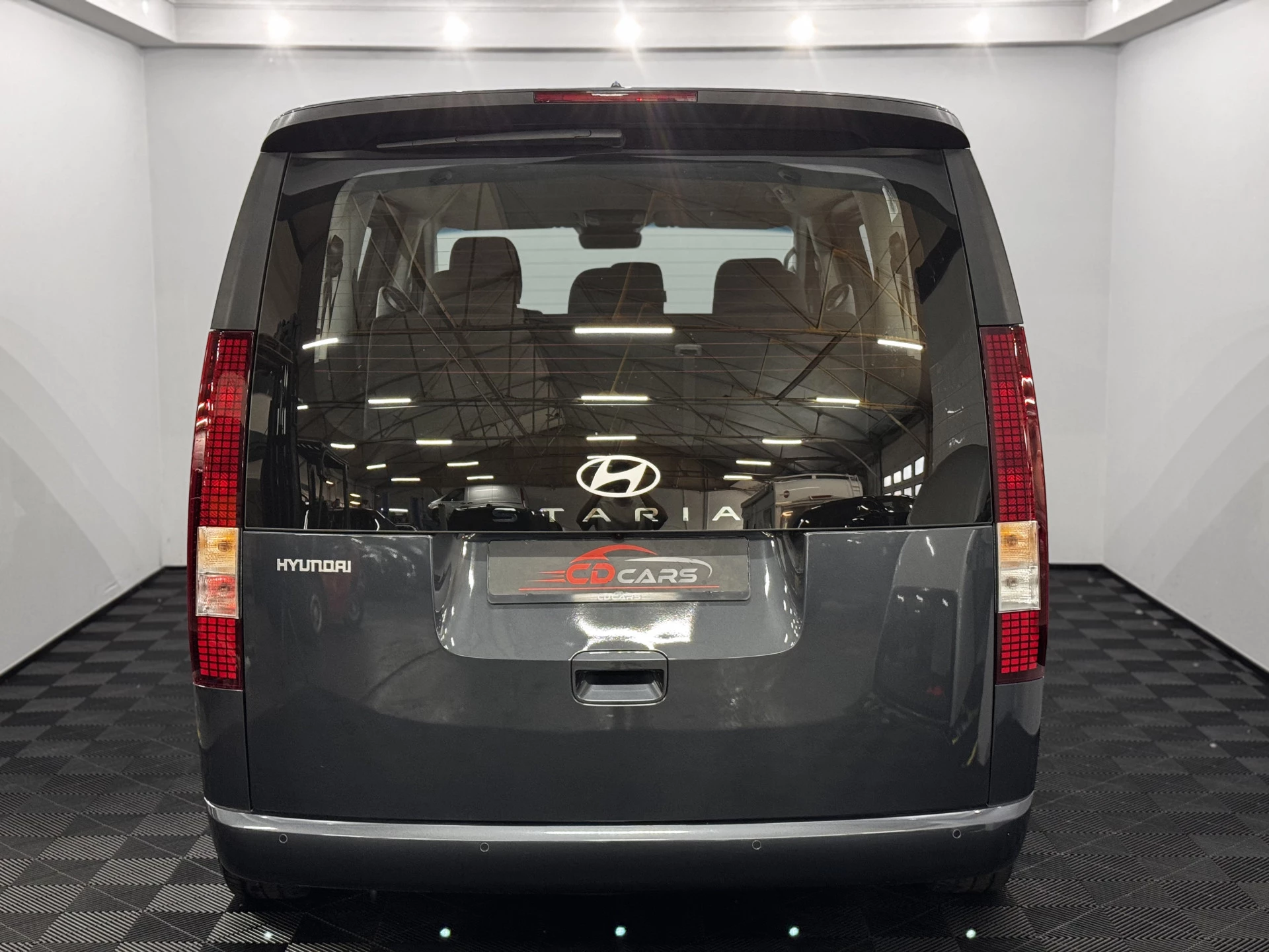 Hoofdafbeelding Hyundai Staris