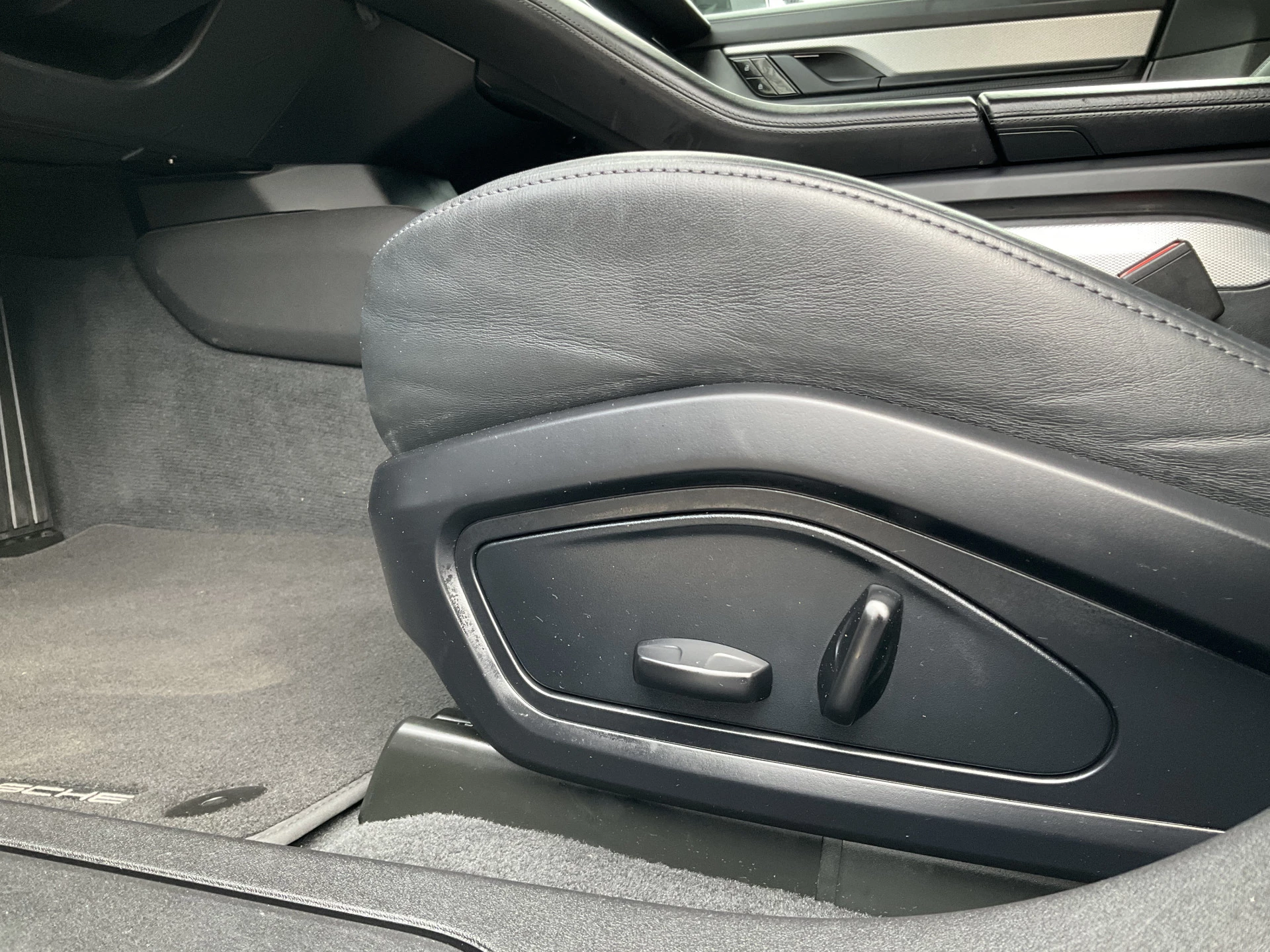 Hoofdafbeelding Porsche Taycan