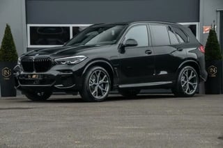 BMW X5 xDrive45e M individual|Pano|Sfeerverlichting|Trekhaak