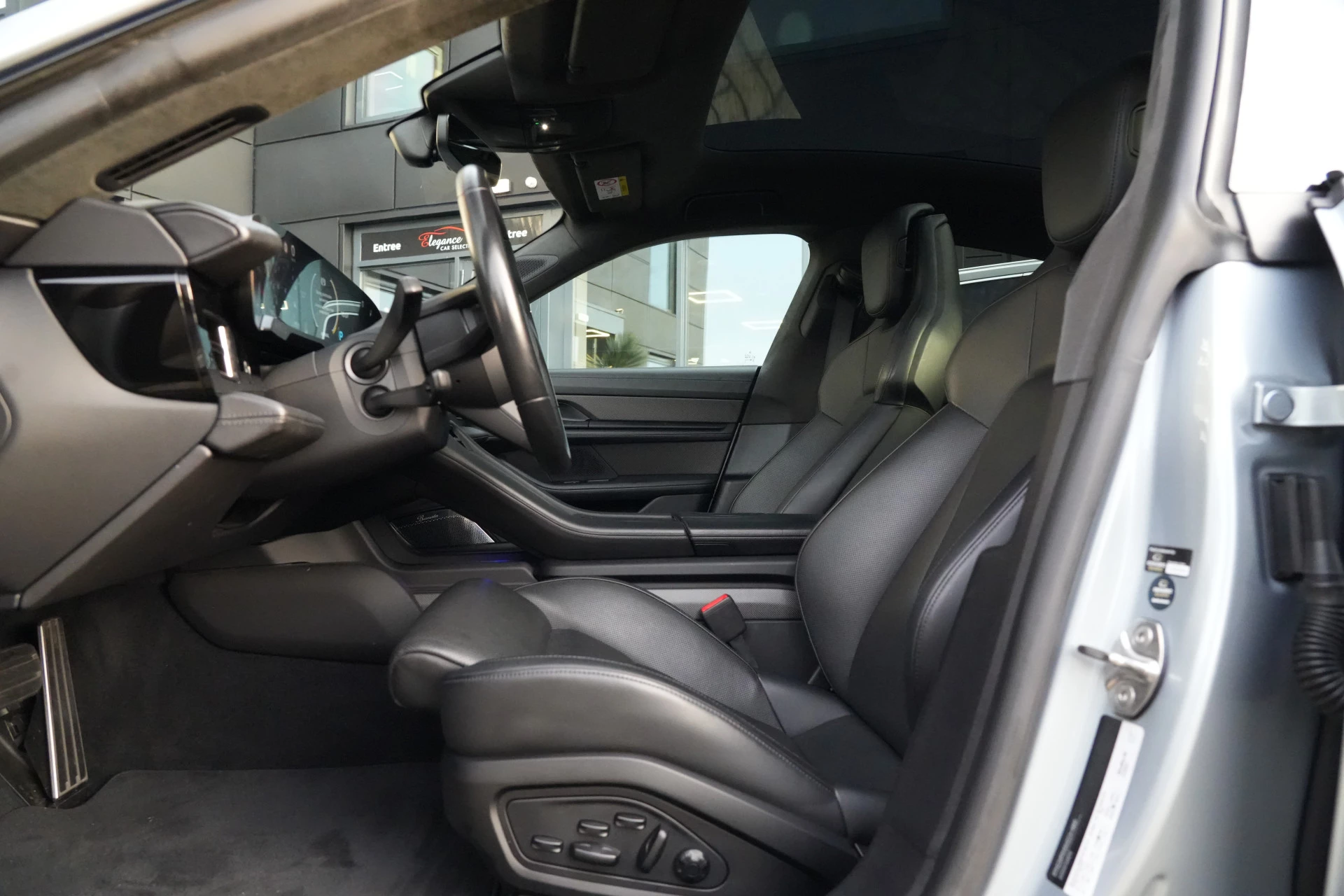 Hoofdafbeelding Porsche Taycan