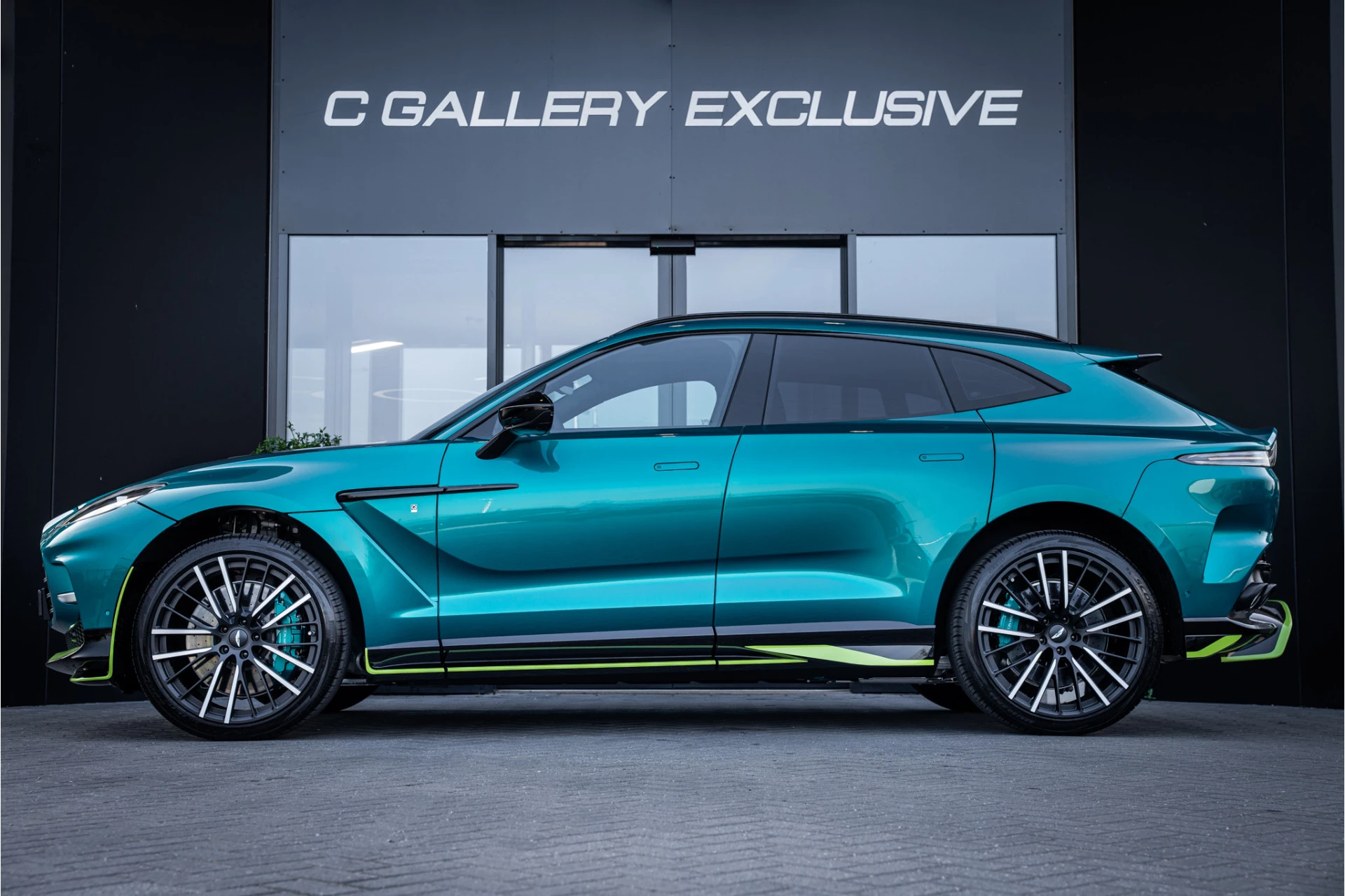 Hoofdafbeelding Aston Martin DBX