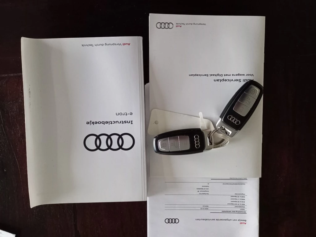 Hoofdafbeelding Audi e-tron
