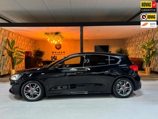 Hoofdafbeelding Ford Focus Ford Focus 1.0 EcoBoost ST Line Business Garantie Head-Up Camera PDC Cruise Navi Clima LED DAB Rijklaar