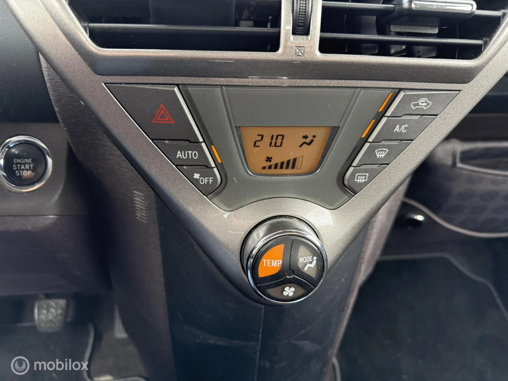 Hoofdafbeelding Toyota iQ