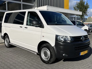 Hoofdafbeelding Volkswagen Transporter Volkswagen Transporter Kombi 2.0 TDI 140 pk DSG Automaat L1H1 BM 20 stuks op Voorraad !!!  BTW en BPM vrij Airco Cruise control PDC Trekhaak 1e eigenaar Ideaal voor ombouw naar camper Euro 5