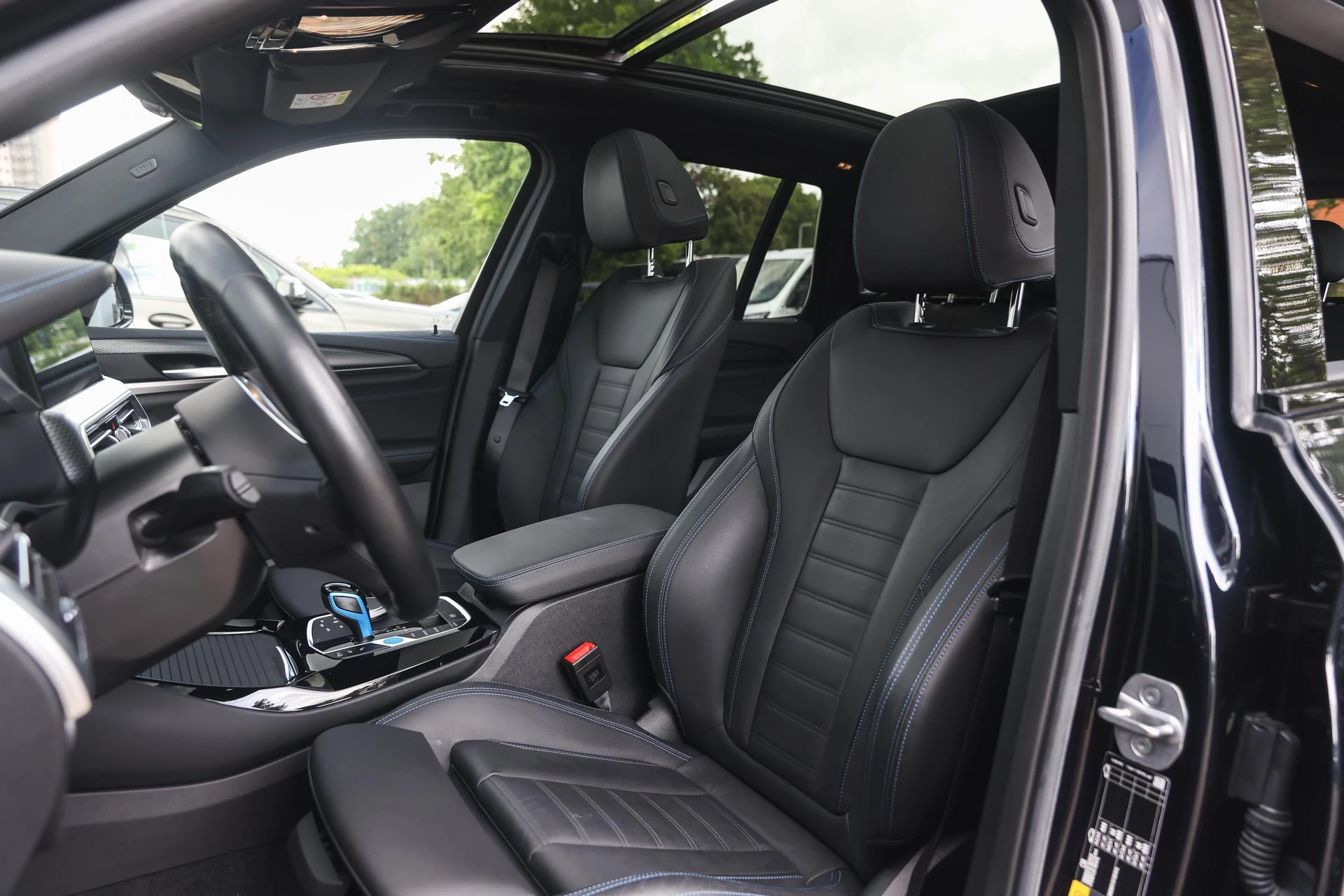 Hoofdafbeelding BMW iX3